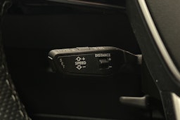 sininen Audi e-tron 2022 kuva 23.