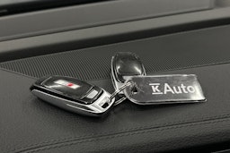 sininen Audi e-tron 2022 kuva 36.