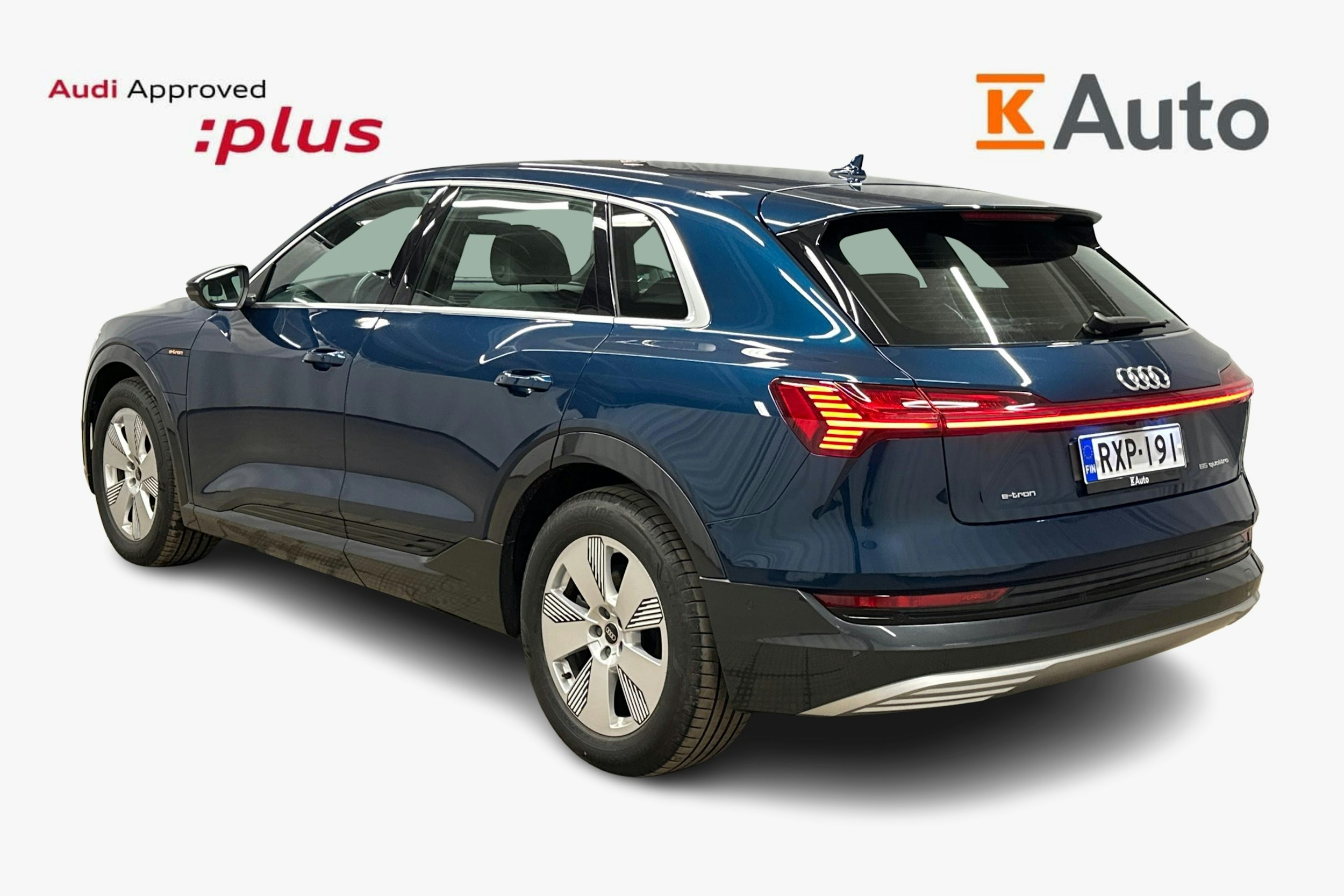 sininen Audi e-tron 2022 kuva 2.