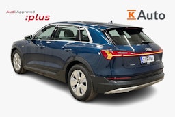 sininen Audi e-tron 2022 kuva 2.
