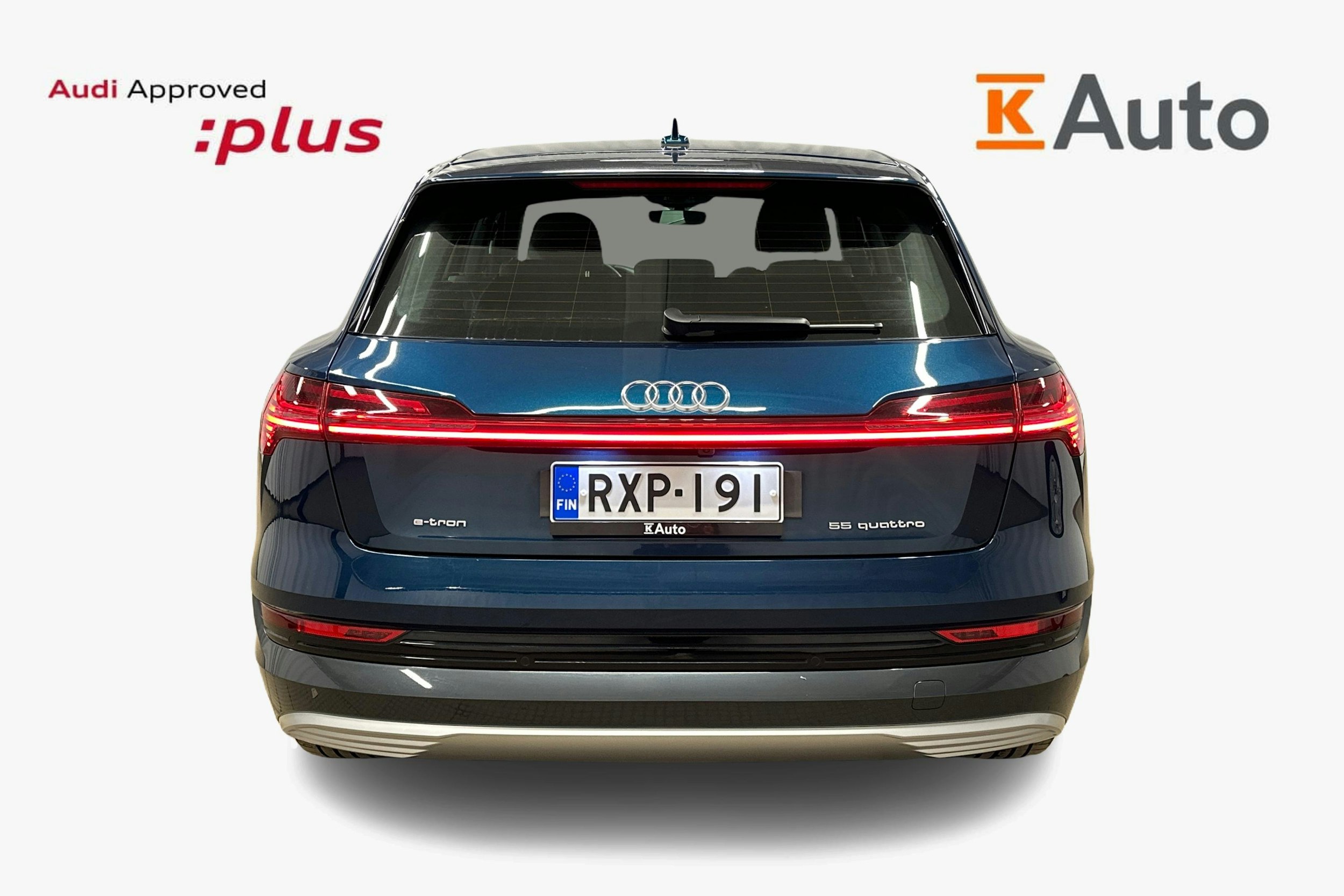 sininen Audi e-tron 2022 kuva 3.