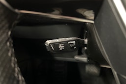 sininen Audi e-tron 2022 kuva 15.