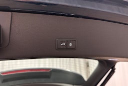 sininen Audi e-tron 2022 kuva 32.