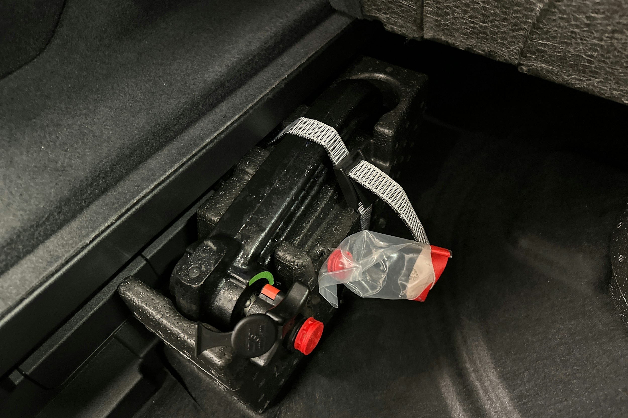 sininen Audi e-tron 2022 kuva 33.