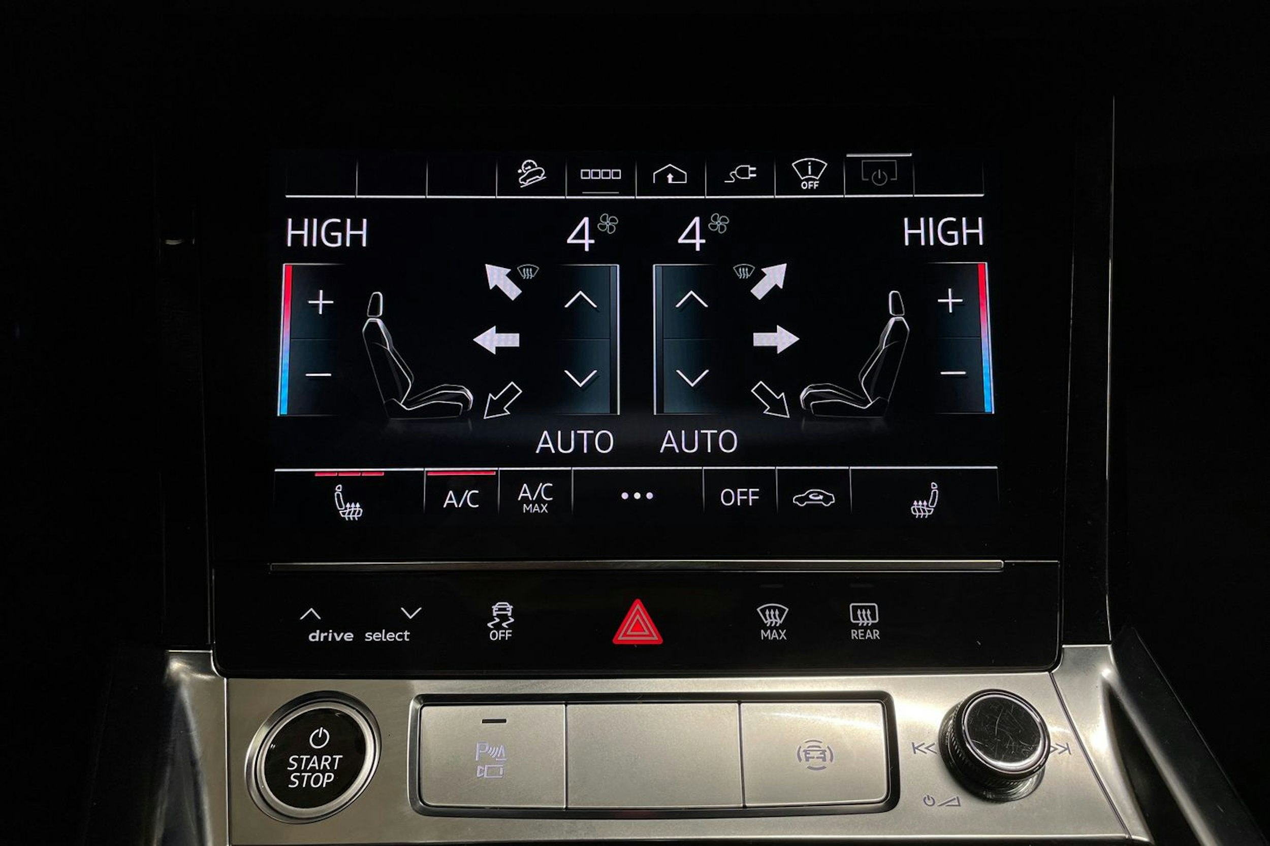 musta Audi e-tron 2022 kuva 16.