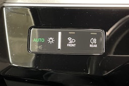 musta Audi e-tron 2022 kuva 19.