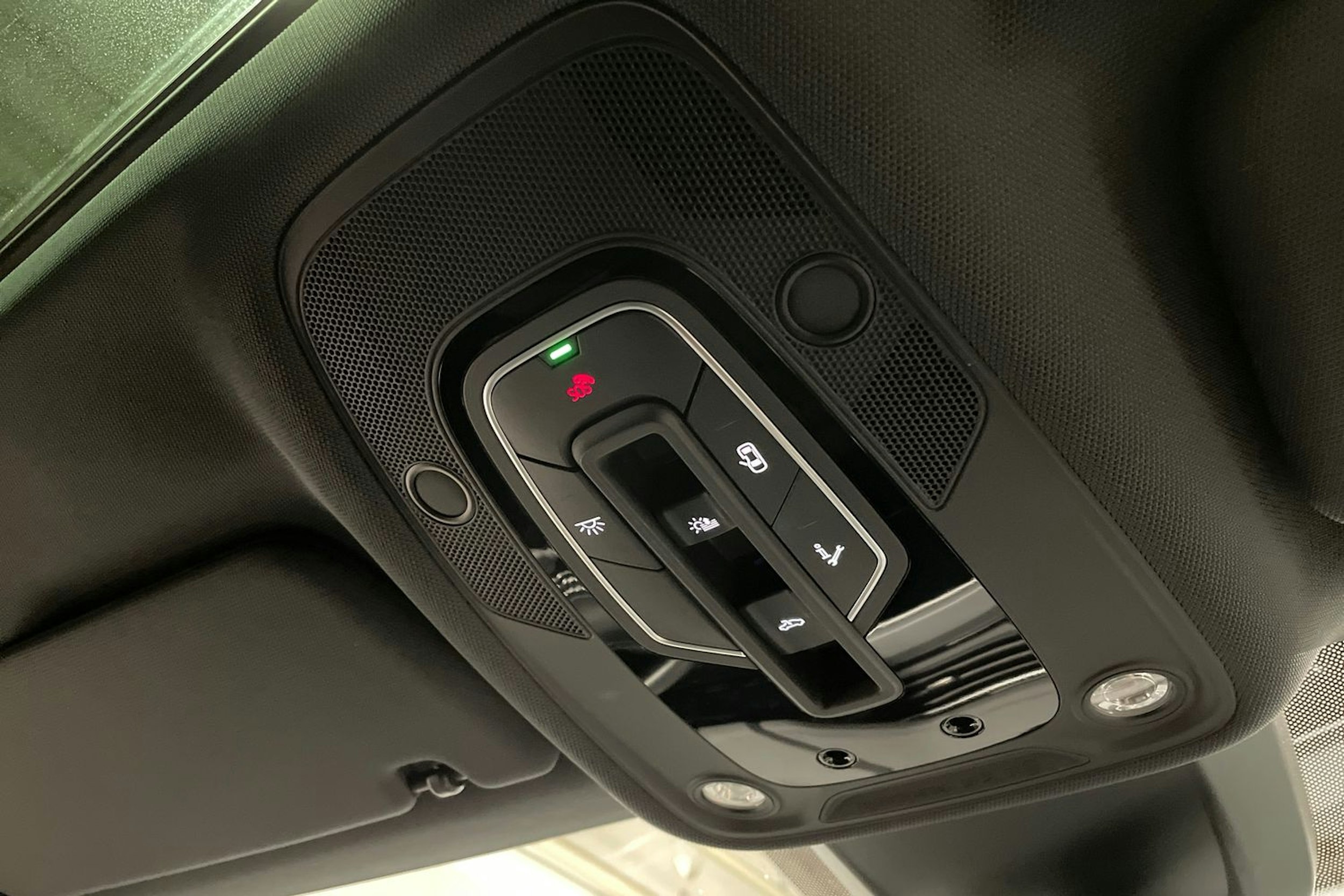 musta Audi e-tron 2022 kuva 27.