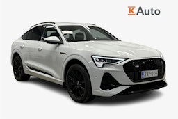 valkoinen Audi e-tron 2022 kuva 1.
