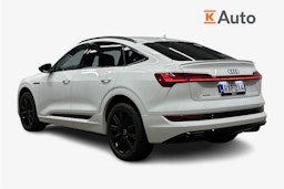 valkoinen Audi e-tron 2022 kuva 2.