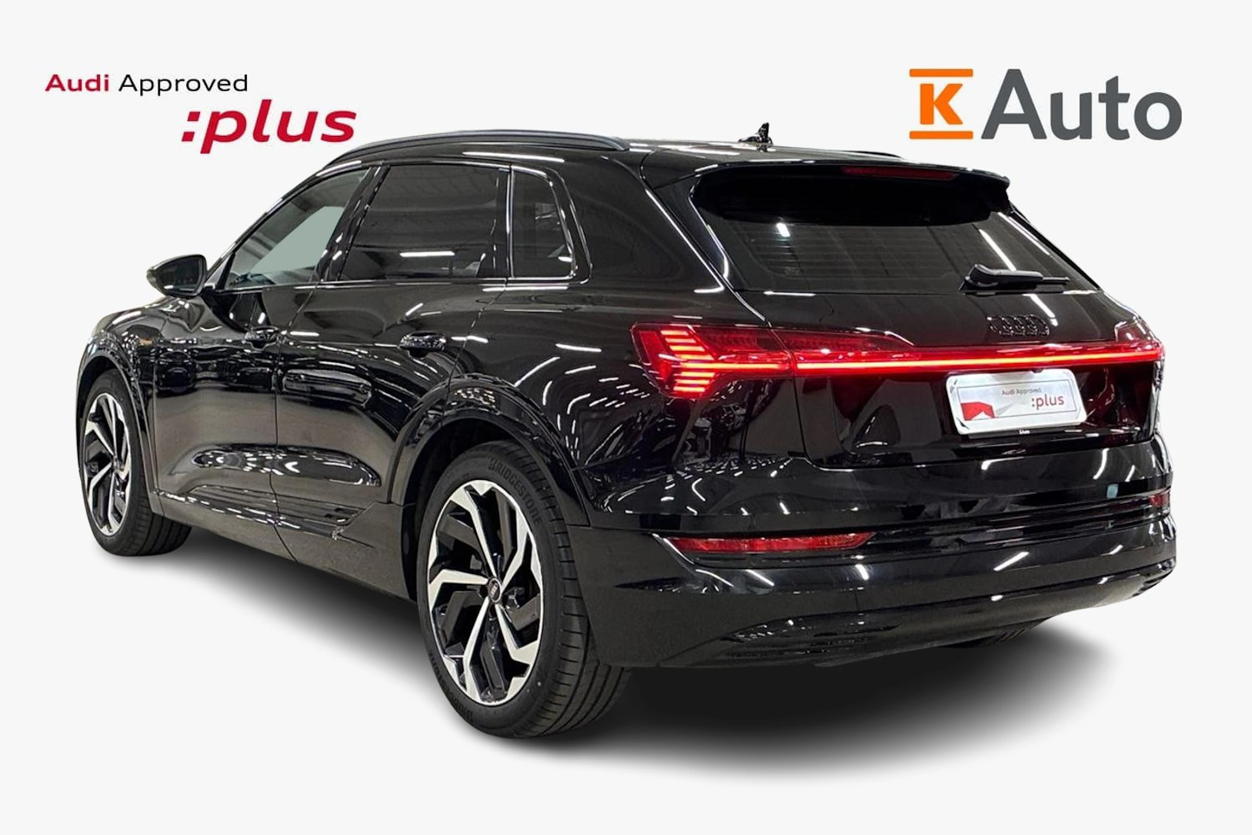 Musta Audi e-tron 2022 kuva 2.