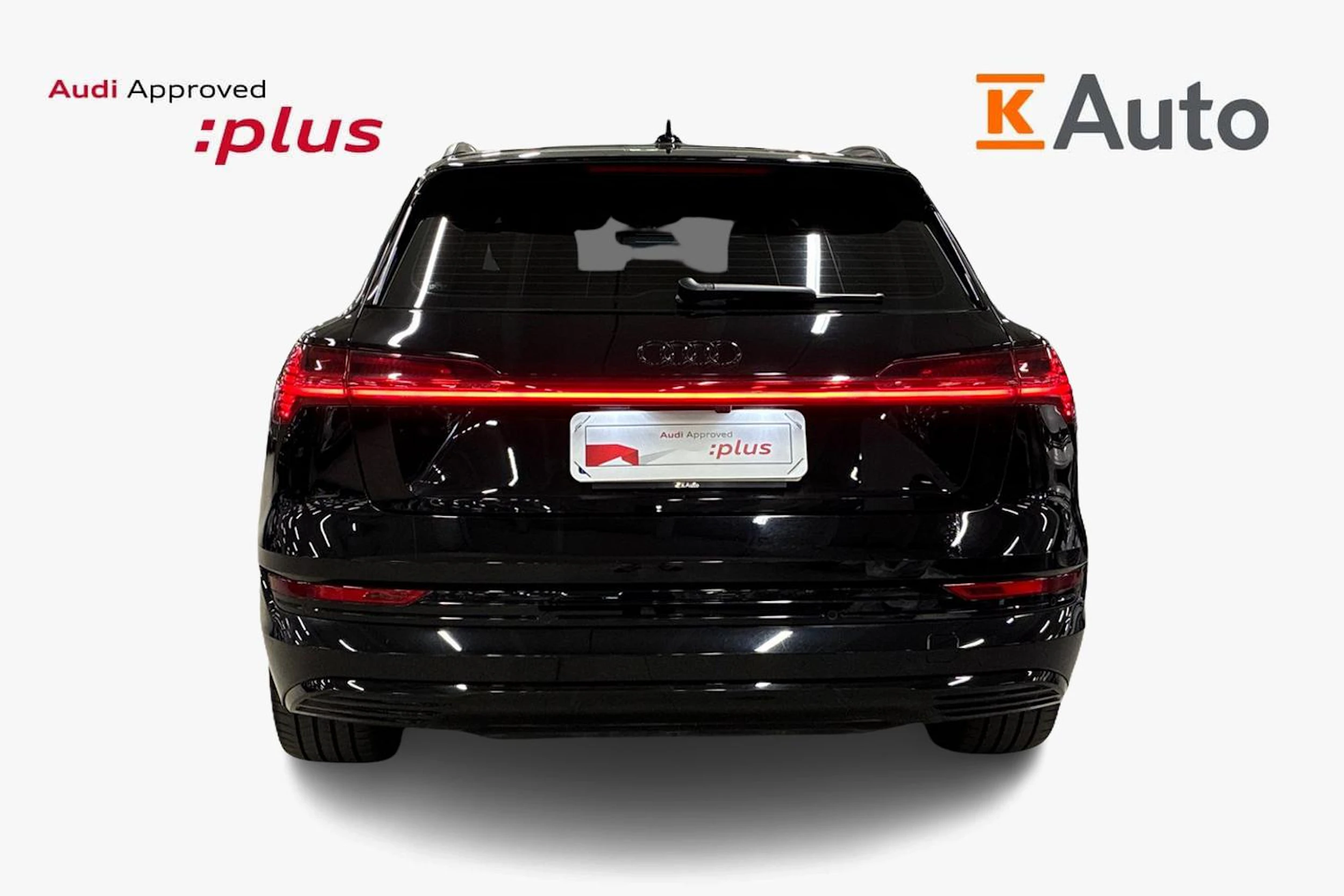 Musta Audi e-tron 2022 kuva 3.