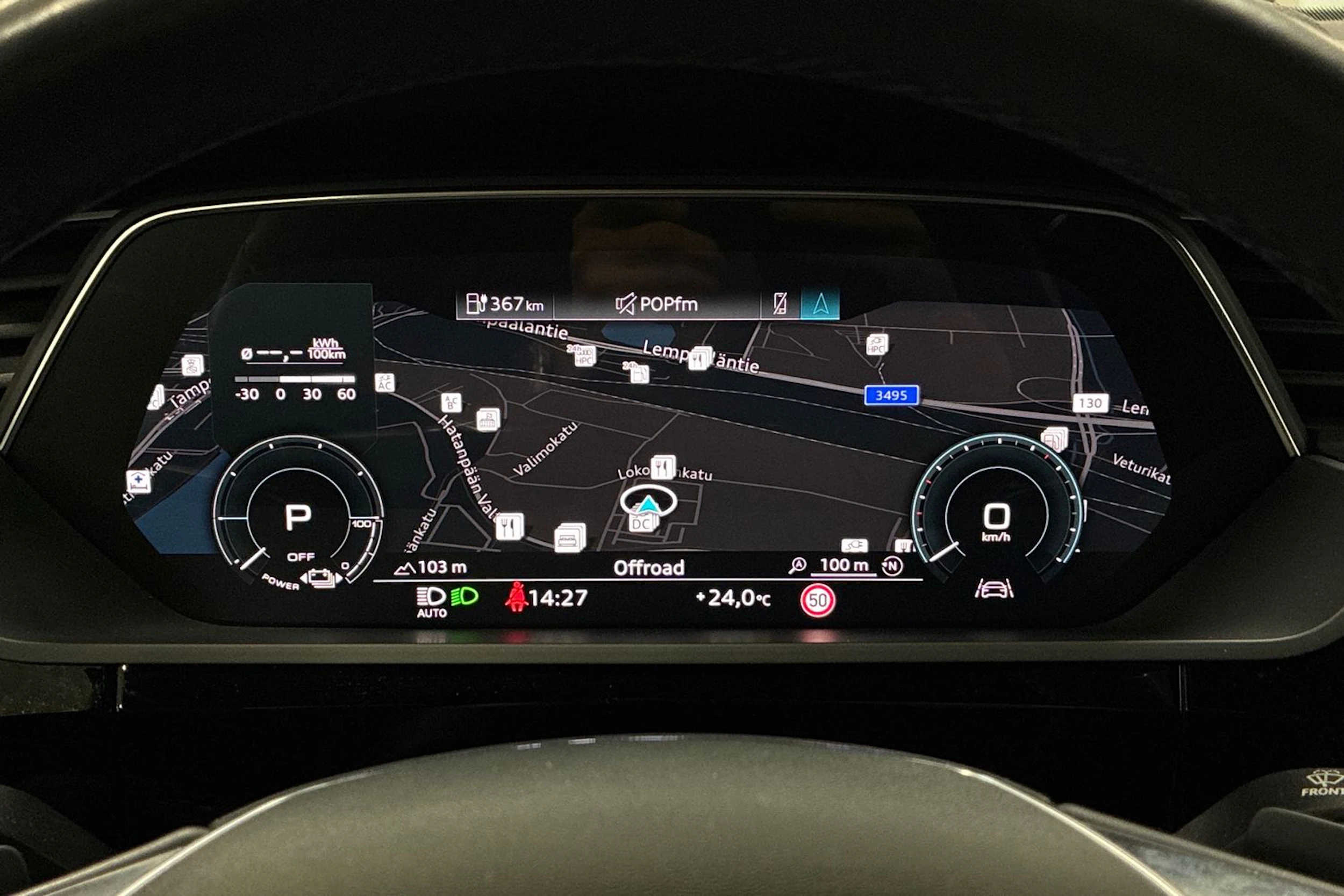 Musta Audi e-tron 2022 kuva 12.