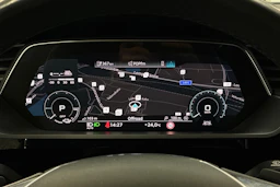 Musta Audi e-tron 2022 kuva 12.