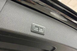 Musta Audi e-tron 2022 kuva 28.