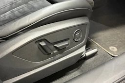 Musta Audi e-tron 2022 kuva 31.
