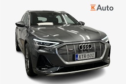 harmaa Audi e-tron 2022 kuva 5.