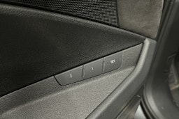 harmaa Audi e-tron 2022 kuva 19.