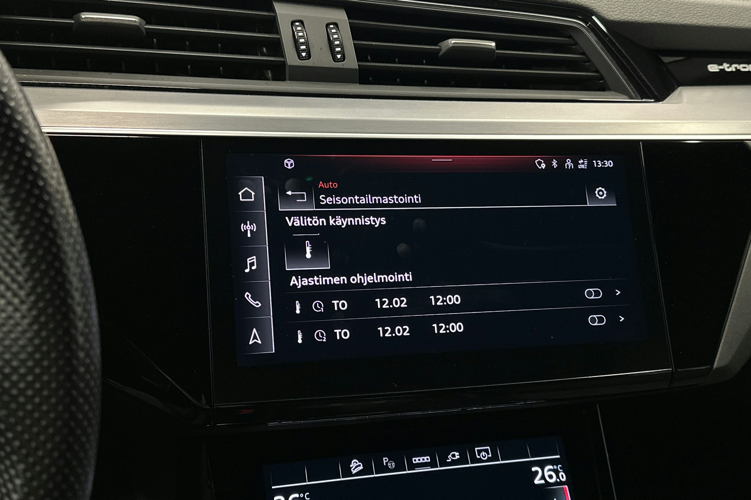 harmaa Audi e-tron 2022 kuva 29.