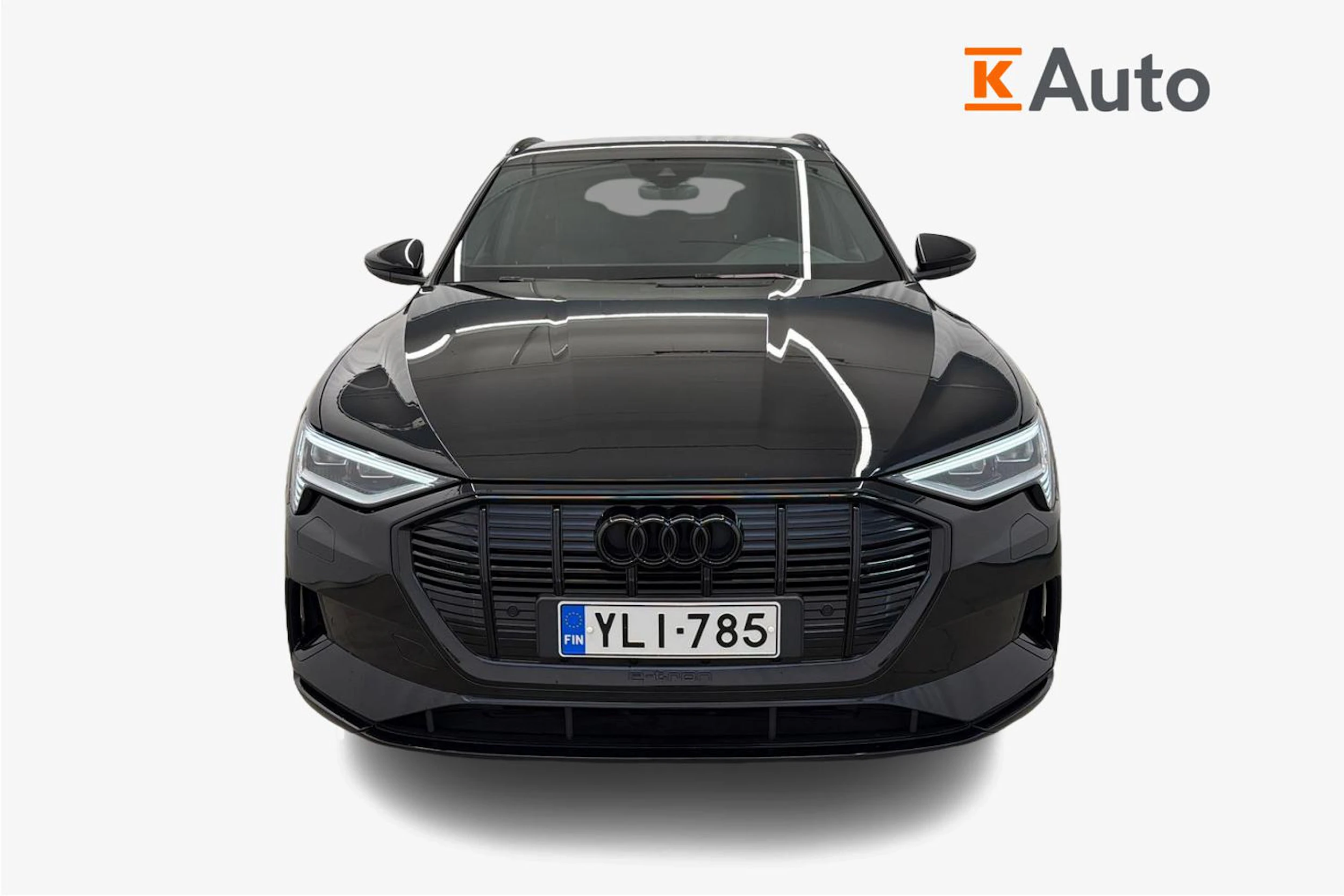 musta Audi e-tron 2022 kuva 4.