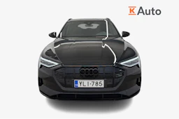 musta Audi e-tron 2022 kuva 4.