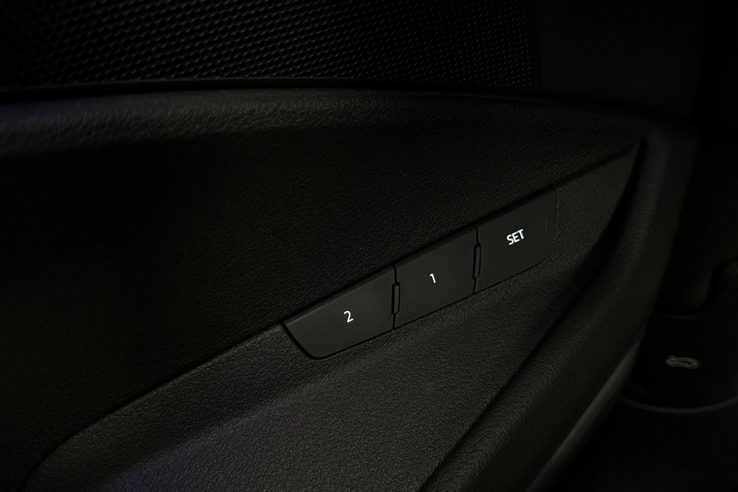 musta Audi e-tron 2022 kuva 19.