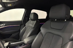 musta Audi e-tron 2022 kuva 34.