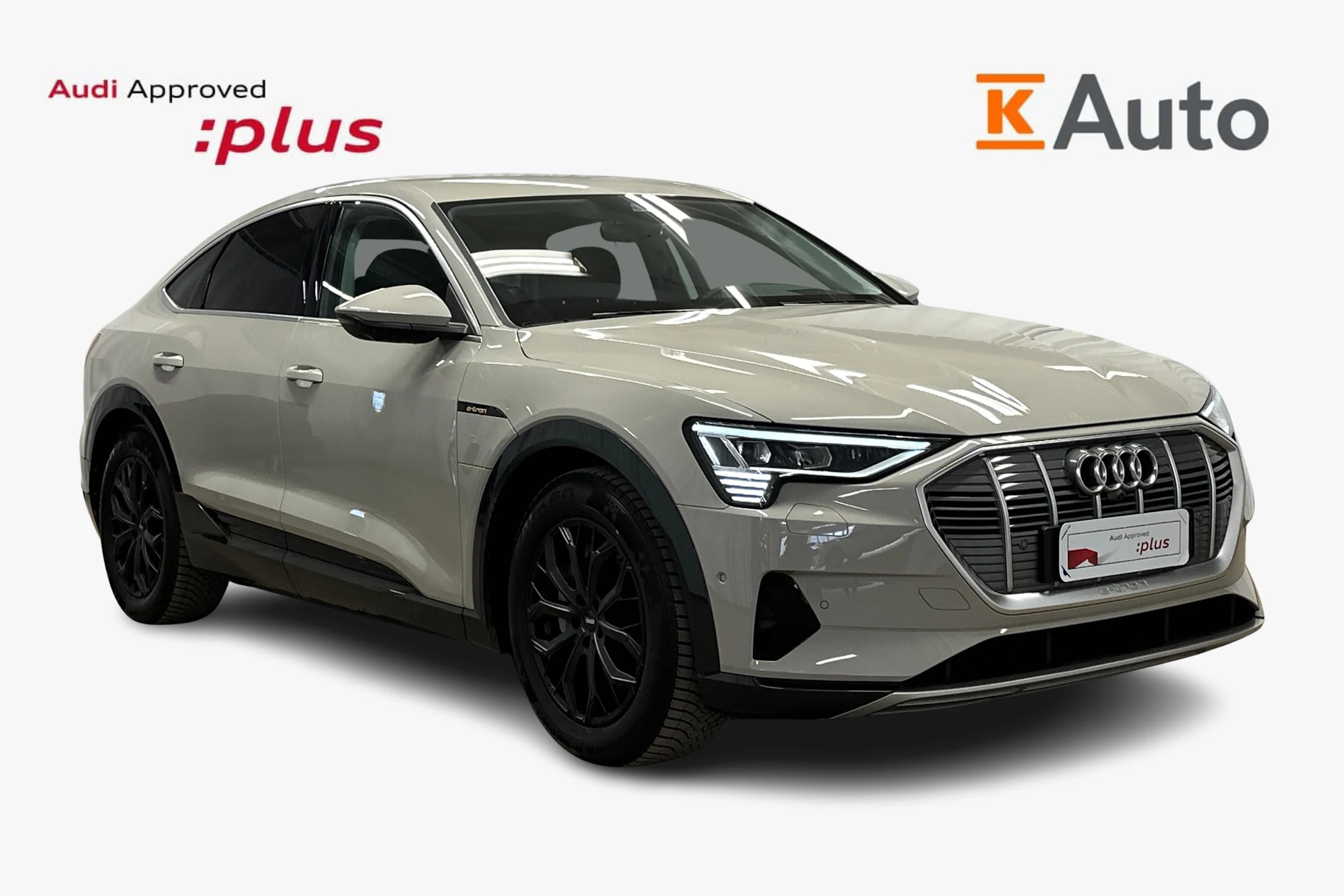 beige Audi e-tron 2022 kuva 1.