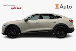 beige Audi e-tron 2022 kuva 5.