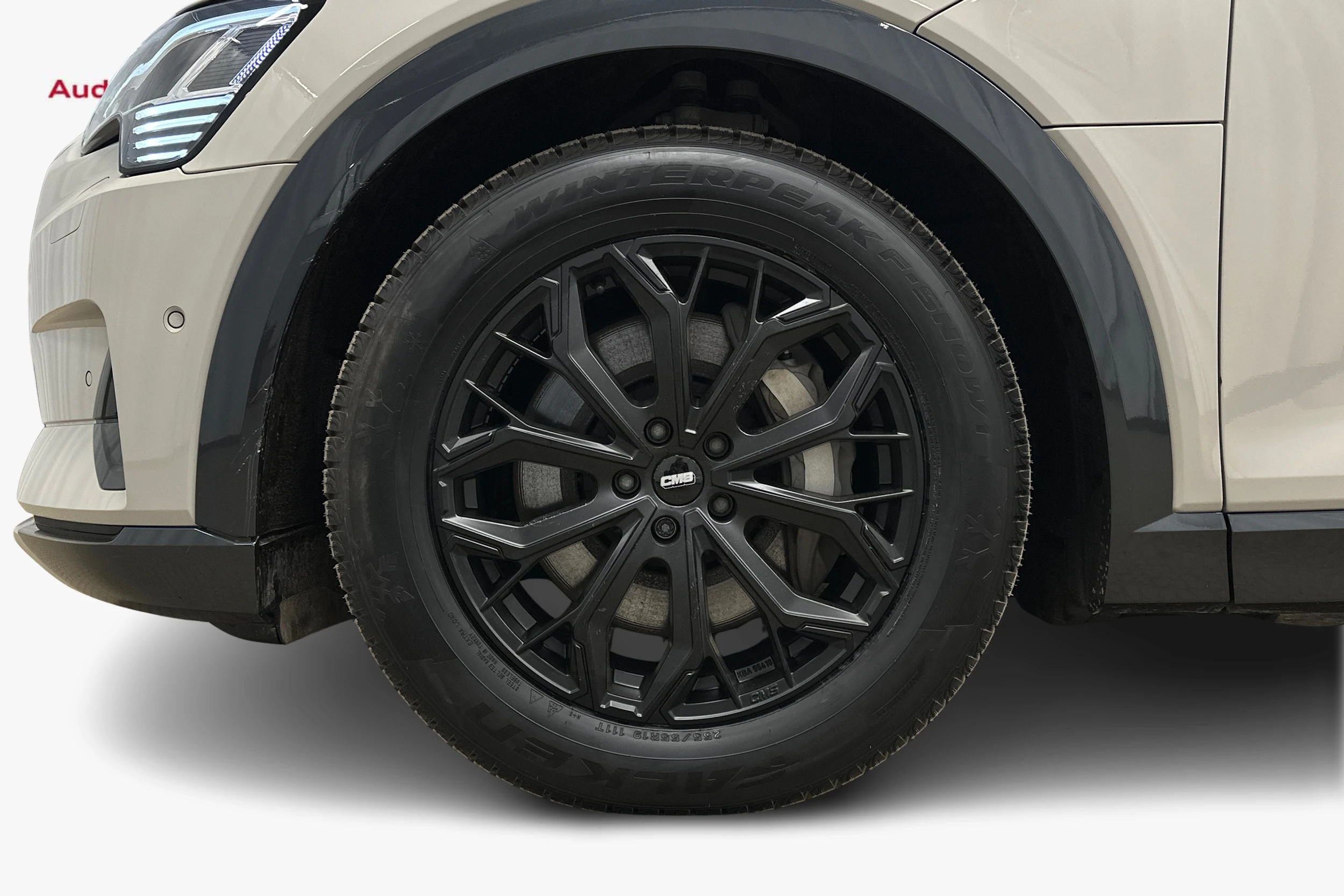 beige Audi e-tron 2022 kuva 9.