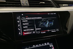 beige Audi e-tron 2022 kuva 19.