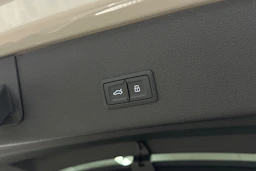 beige Audi e-tron 2022 kuva 26.