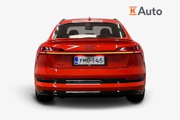punainen Audi e-tron 2022 kuva 3.
