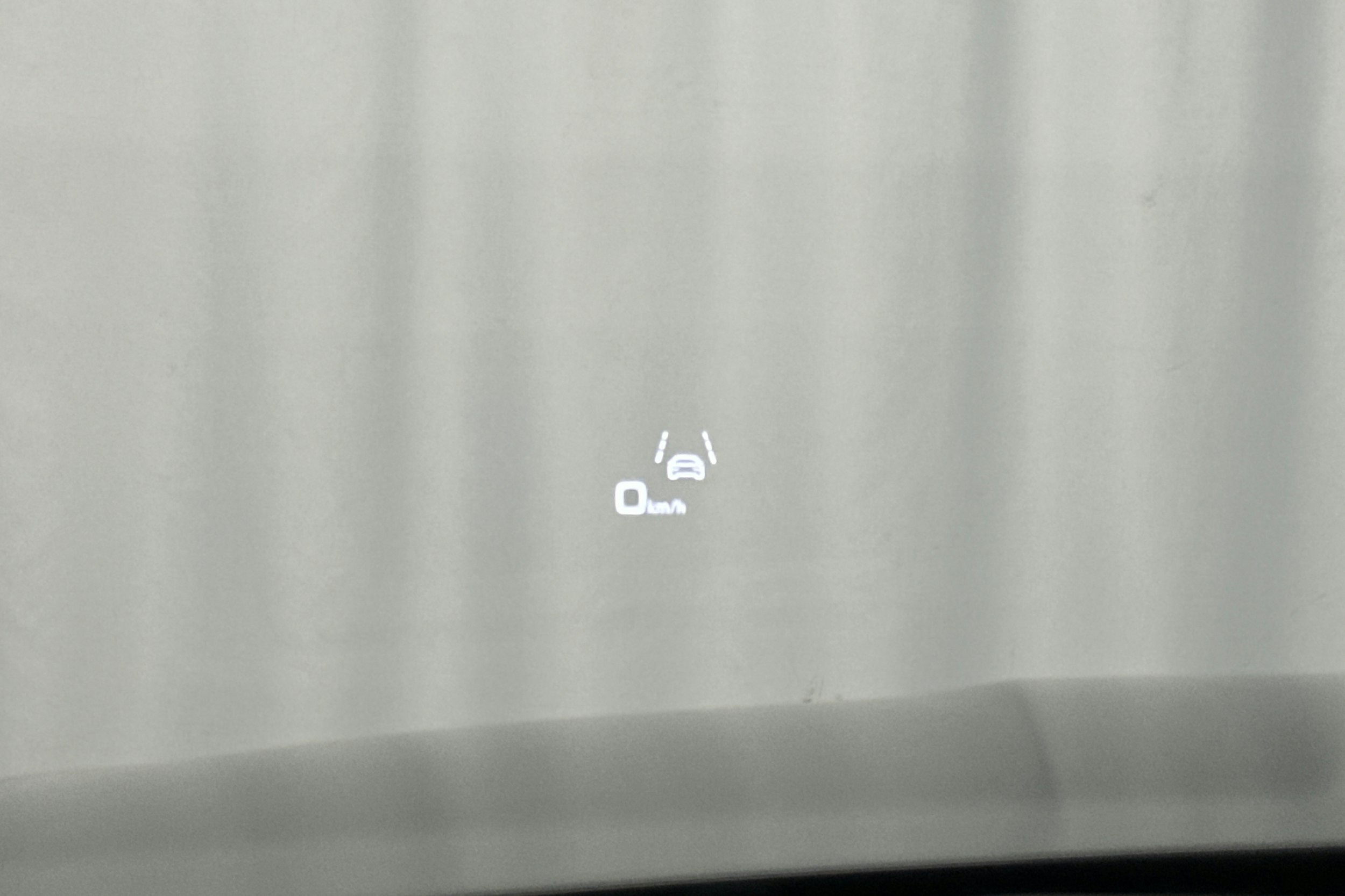 harmaa Audi e-tron 2022 kuva 21.