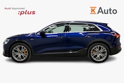 sininen Audi e-tron 2022 kuva 5.