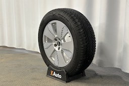 sininen Audi e-tron 2022 kuva 10.