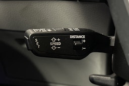 sininen Audi e-tron 2022 kuva 23.