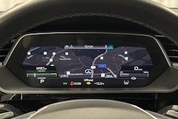 sininen Audi e-tron 2022 kuva 24.