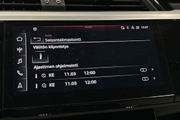 sininen Audi e-tron 2022 kuva 29.