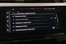 sininen Audi e-tron 2022 kuva 31.