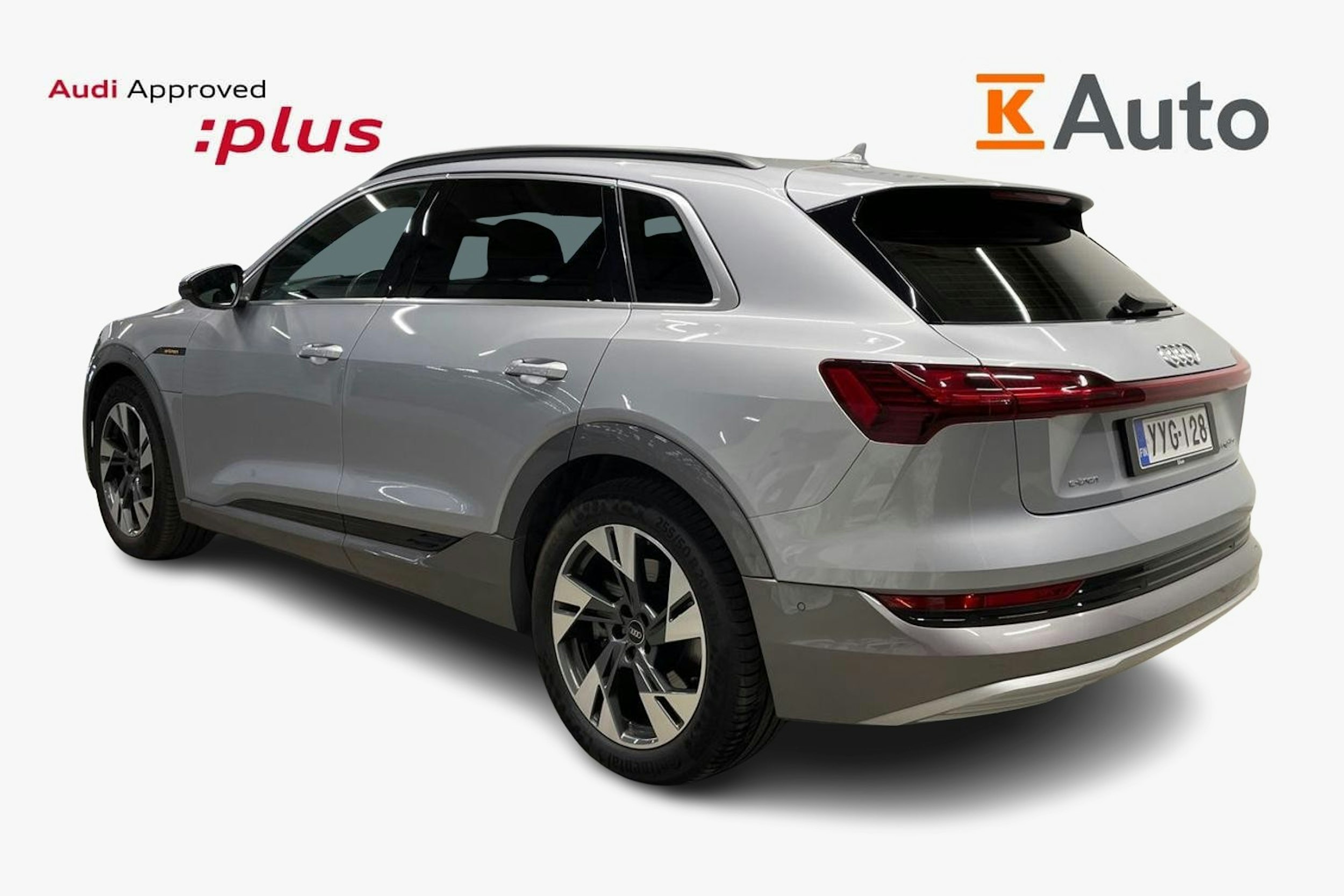 harmaa Audi e-tron 2022 kuva 2.