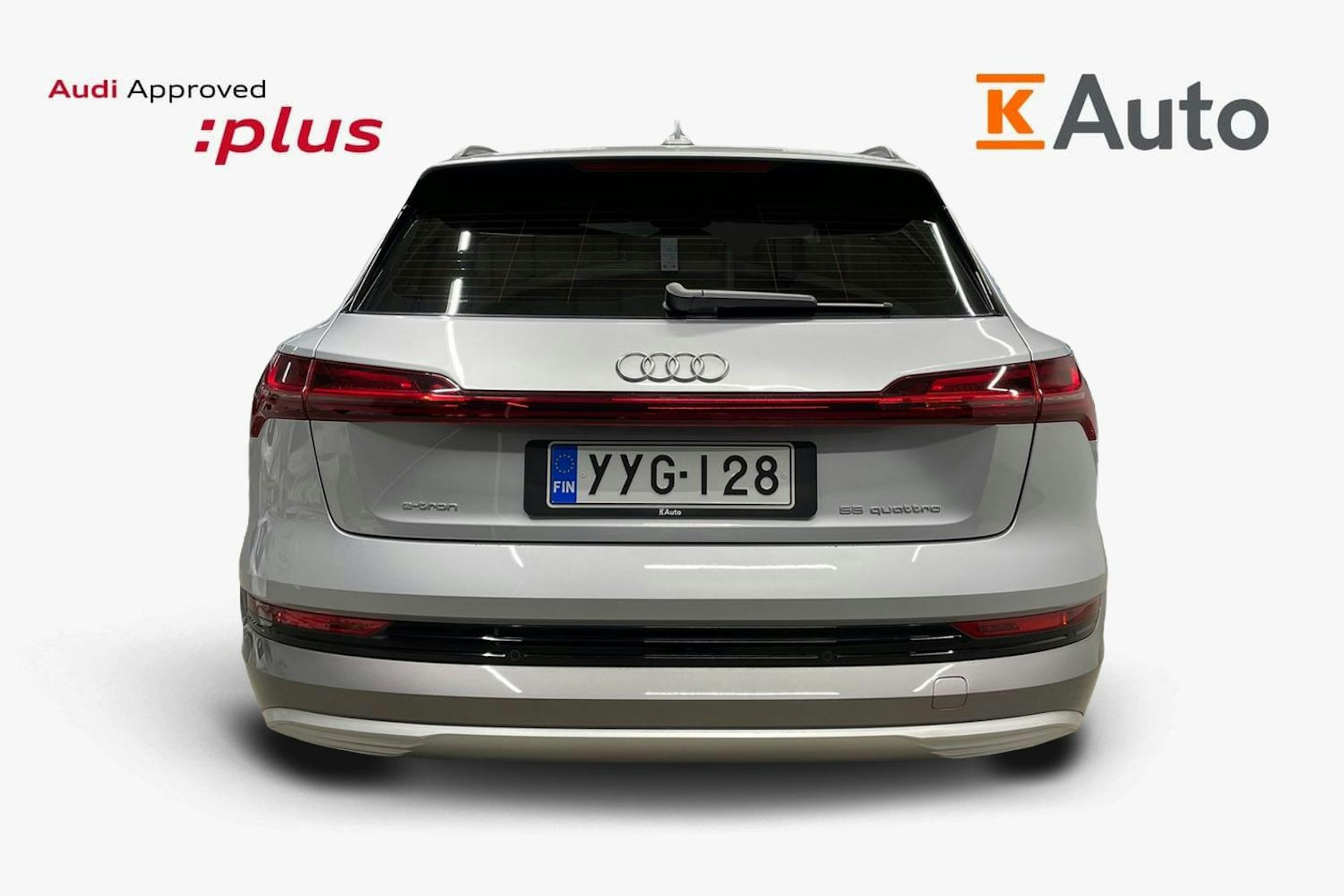 harmaa Audi e-tron 2022 kuva 3.
