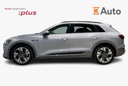 harmaa Audi e-tron 2022 kuva 6.