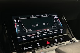 valkoinen Audi e-tron 2022 kuva 33.