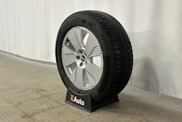 musta Audi e-tron 2022 kuva 12.