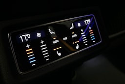 musta Audi e-tron 2022 kuva 15.