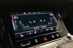 musta Audi e-tron 2022 kuva 33.