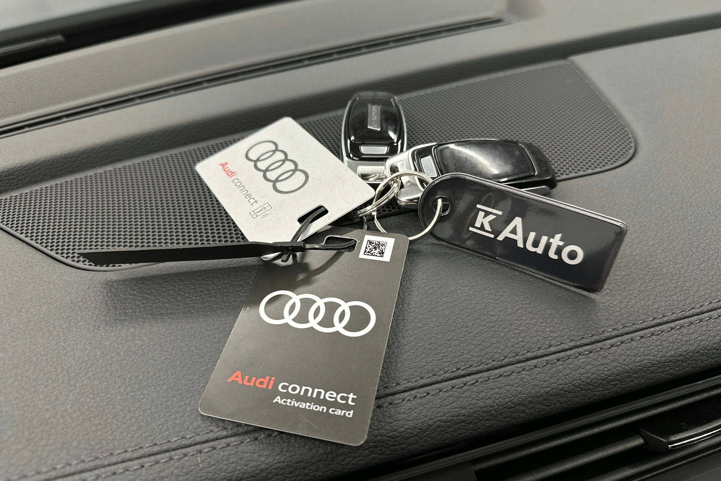 musta Audi e-tron 2022 kuva 35.
