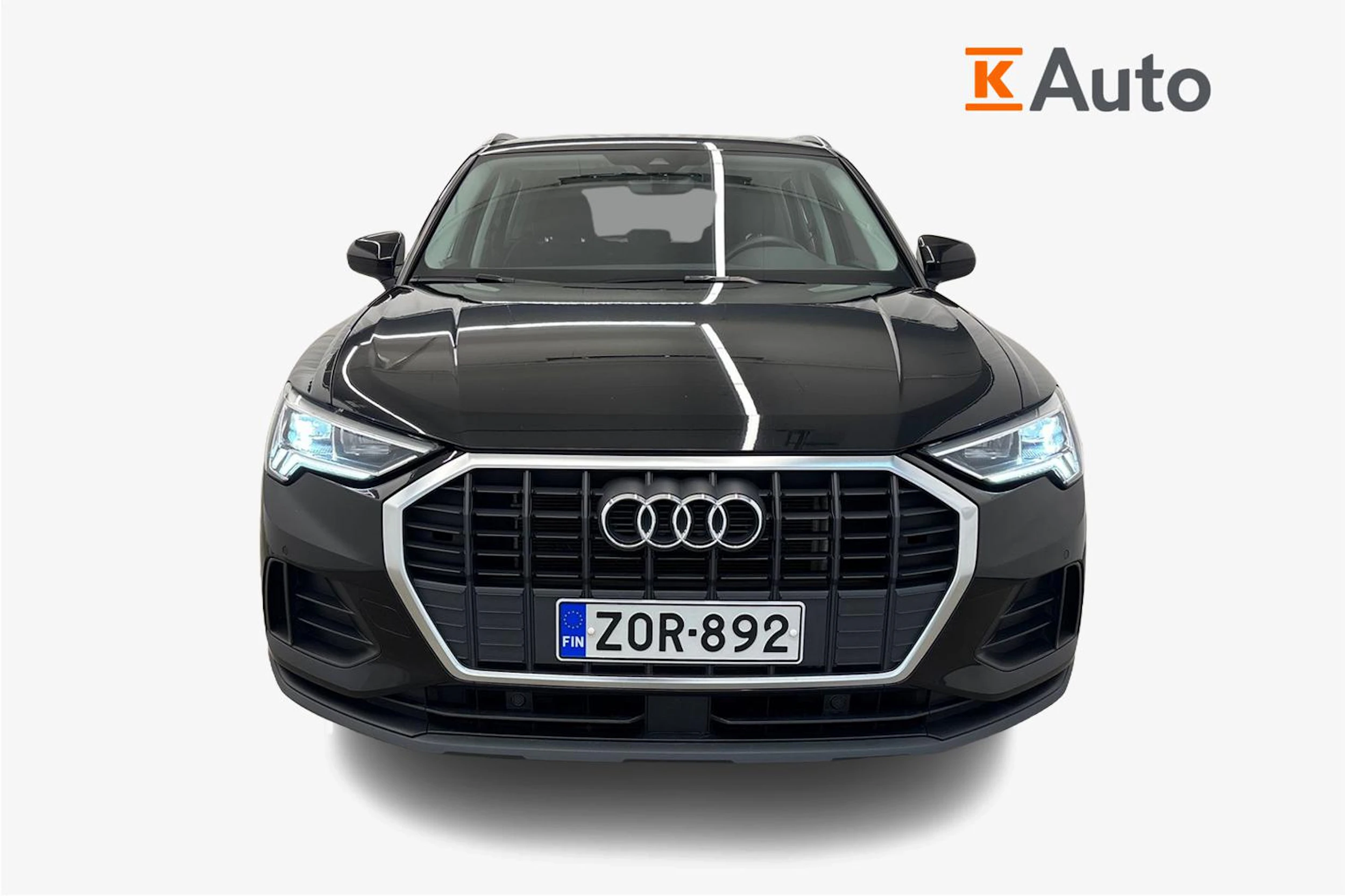 musta Audi Q3 2022 kuva 4.
