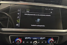 musta Audi Q3 2022 kuva 15.