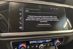 musta Audi Q3 2022 kuva 18.
